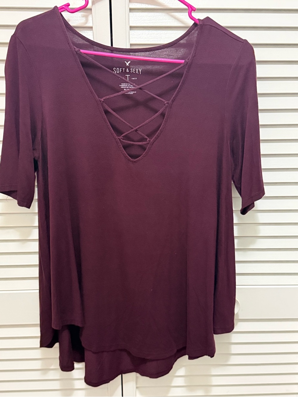 America eqgle Burgundy Crisscross V-Neck Short Sleeve Top medium